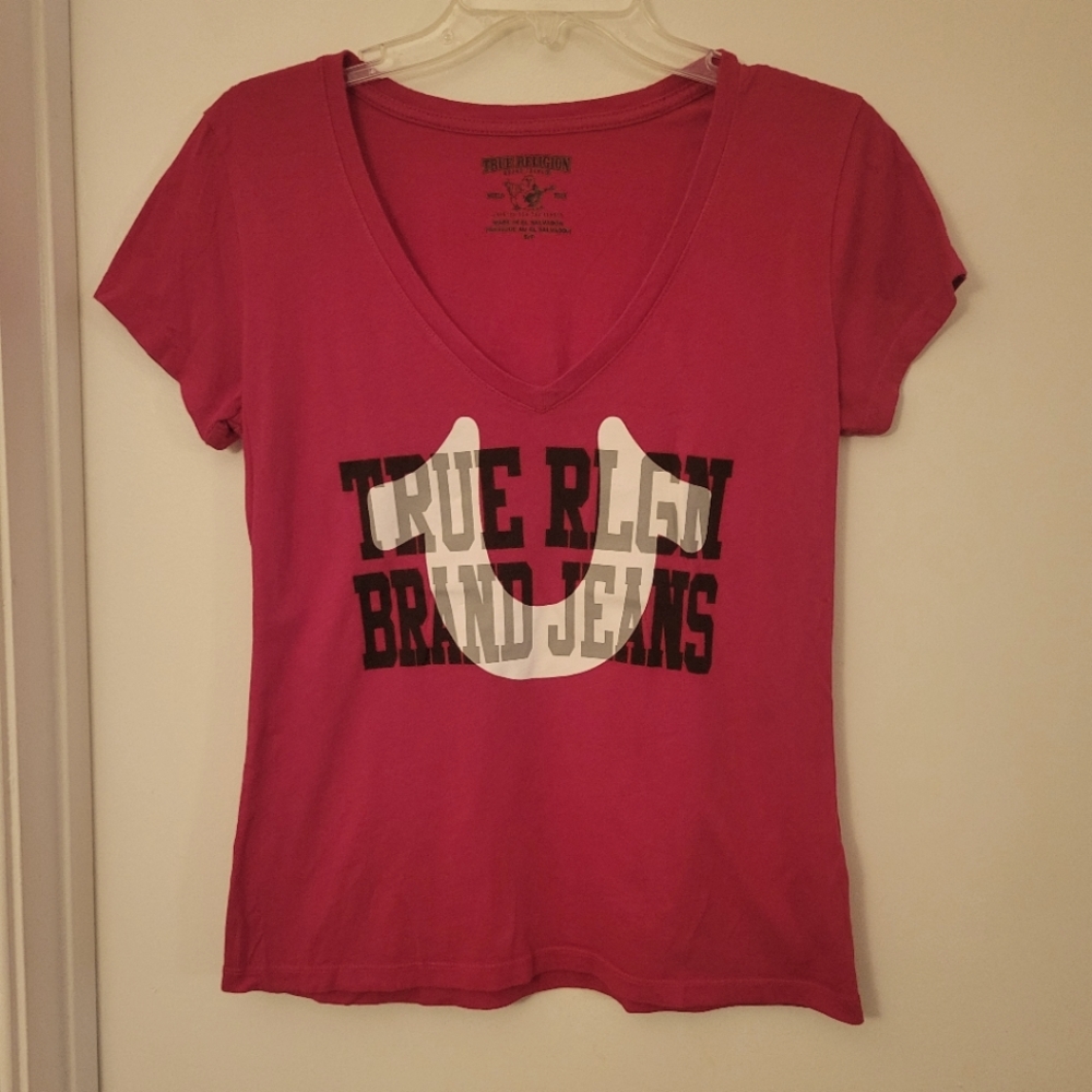 True Religion Red Overlay HS Deep V-Neck Tee, Size S